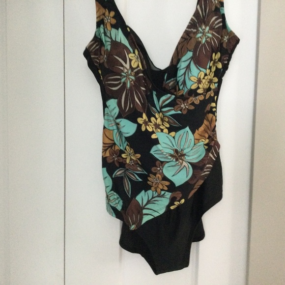 Lovely Faux Tankini One Piece Swimsuit - Picture 1 of 8